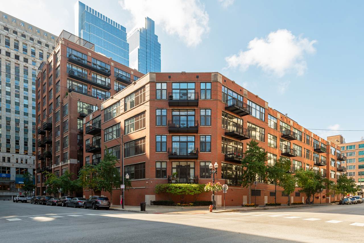 333 Hubbard Street - Photo 1
