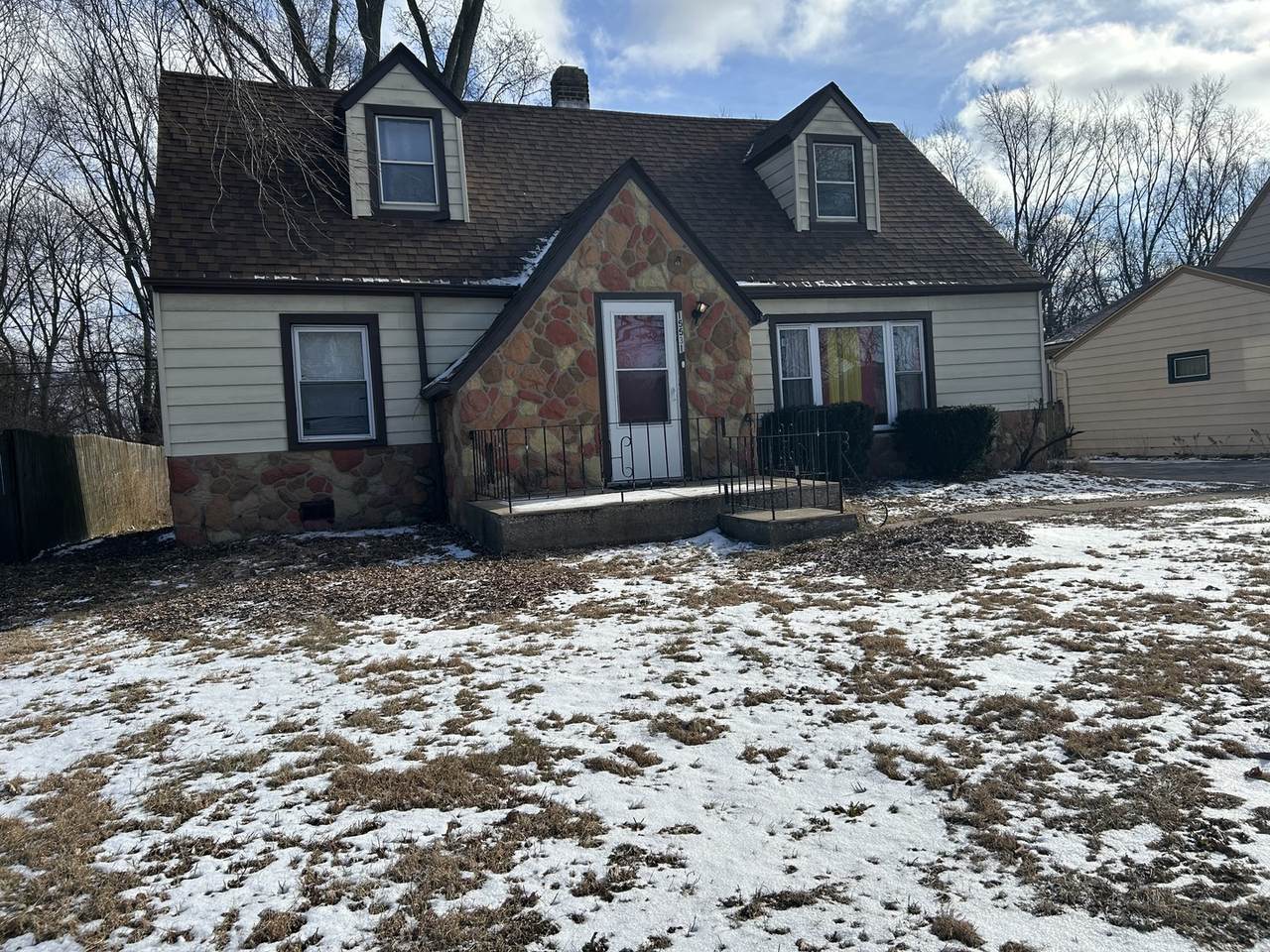 15531 Millard Avenue - Photo 1