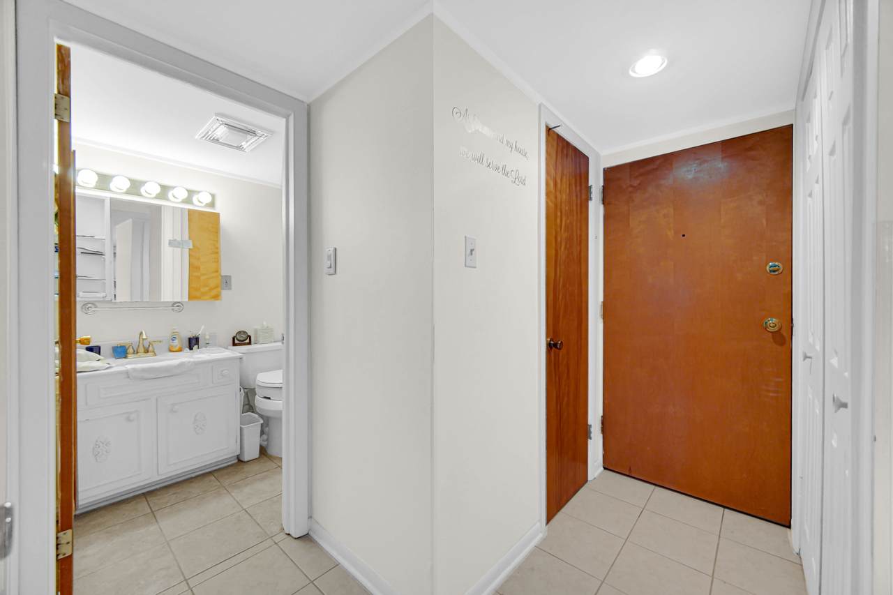 940 Holbrook Road - Photo 1