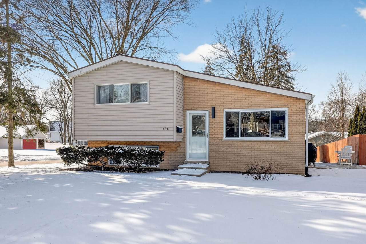 404 Lawrence Avenue - Photo 1