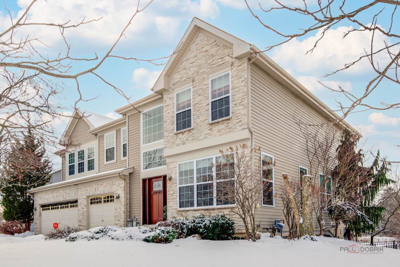 325 Cedar Ridge Drive - Photo 1