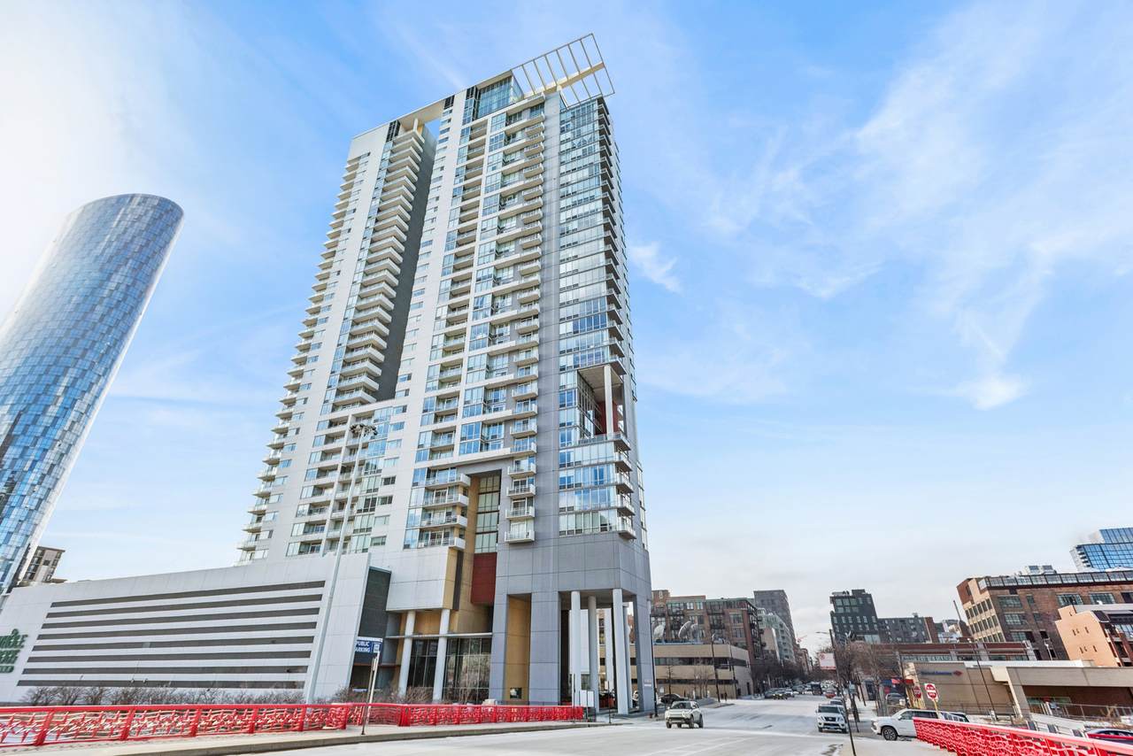 737 Washington Boulevard - Photo 1