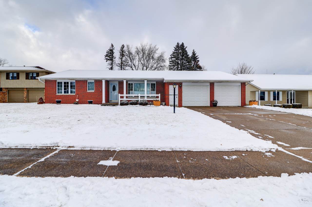 1024 10th Avenue - Photo 1