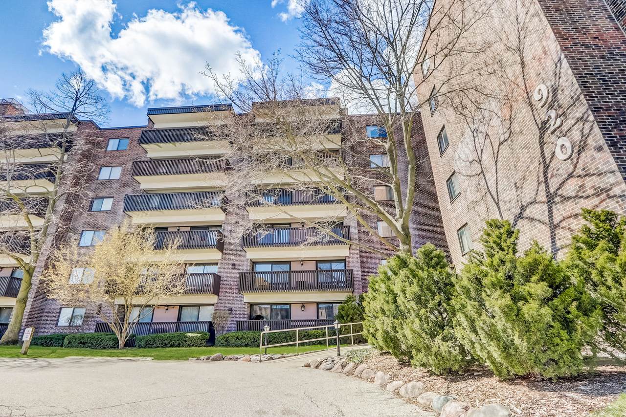 920 Vose Drive - Photo 1