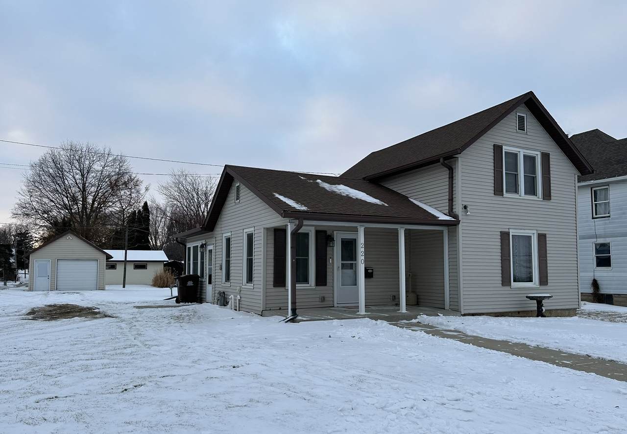 220 Simmons Avenue - Photo 1