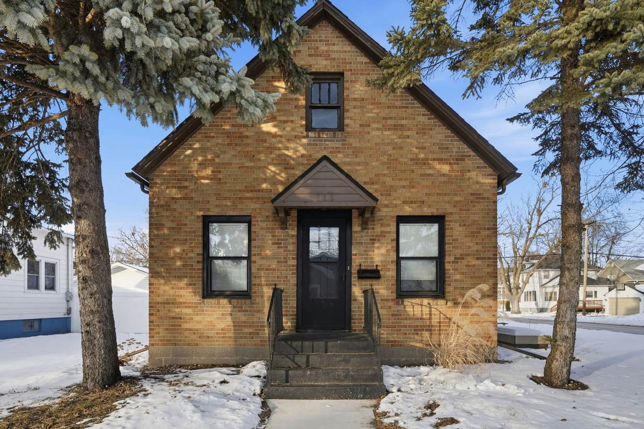 719 16th Avenue - Photo 1