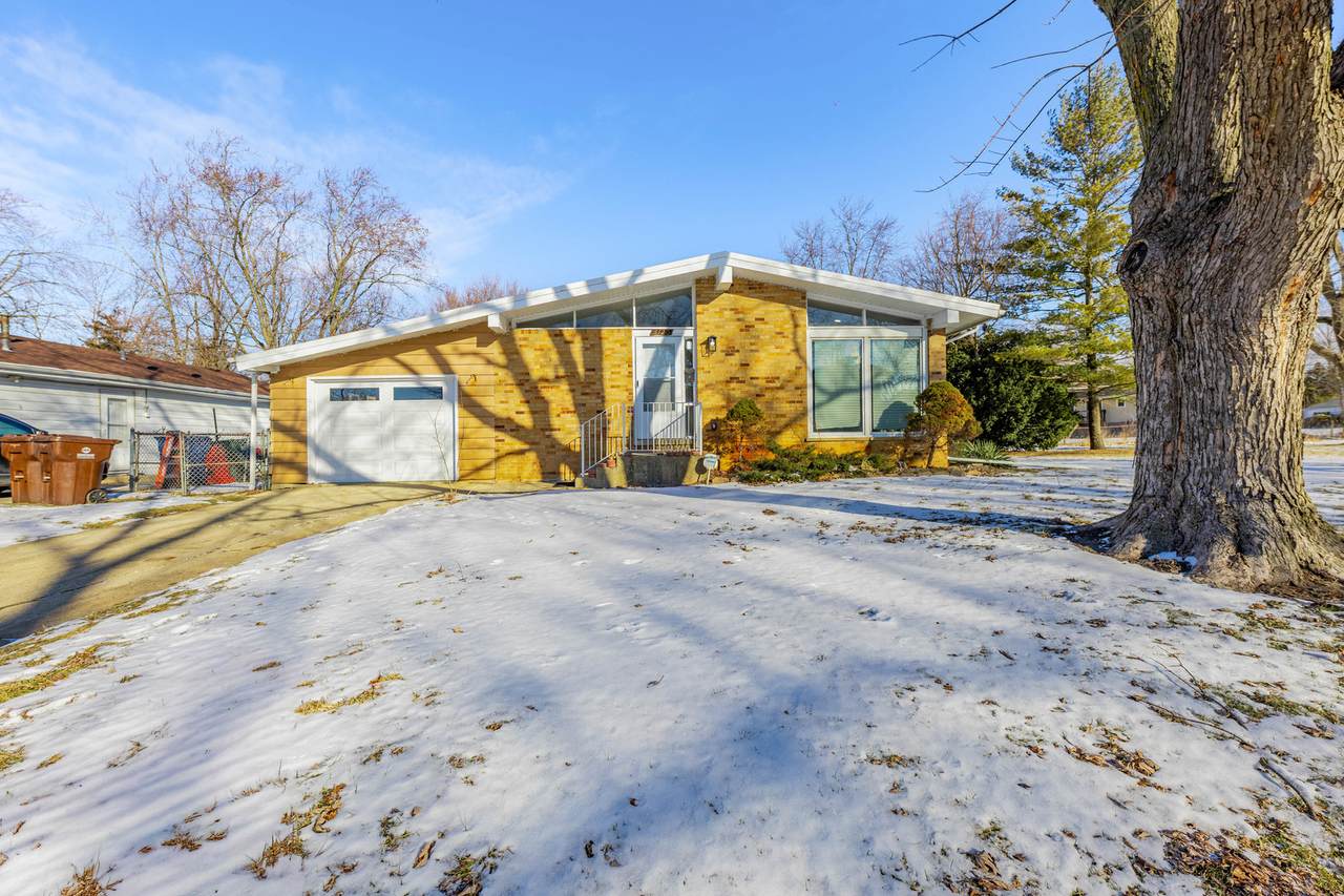 4120 Greenbrier Lane - Photo 1