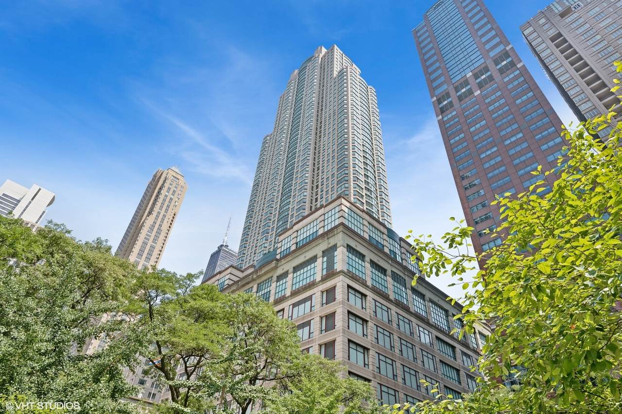 100 Huron Street - Photo 1