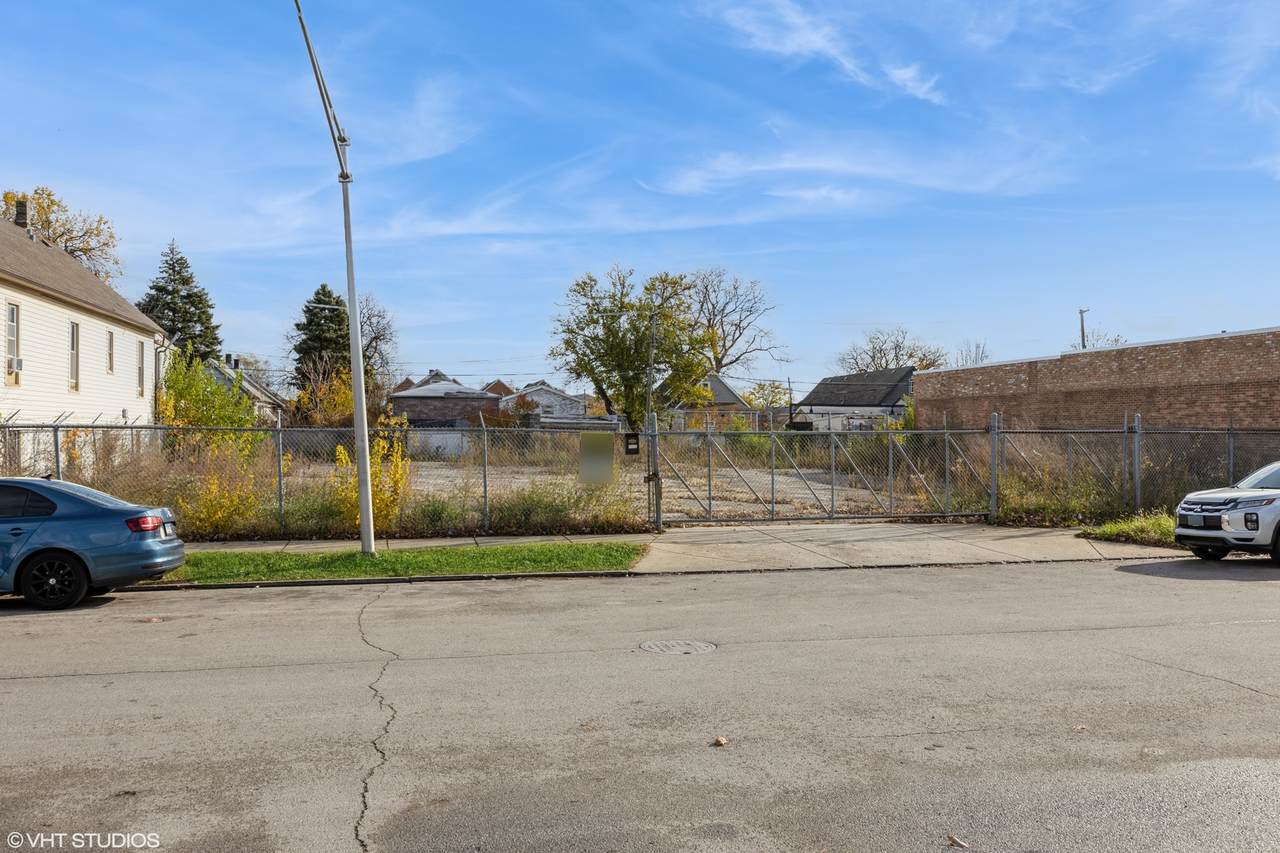 5009-15 Homan Avenue - Photo 1