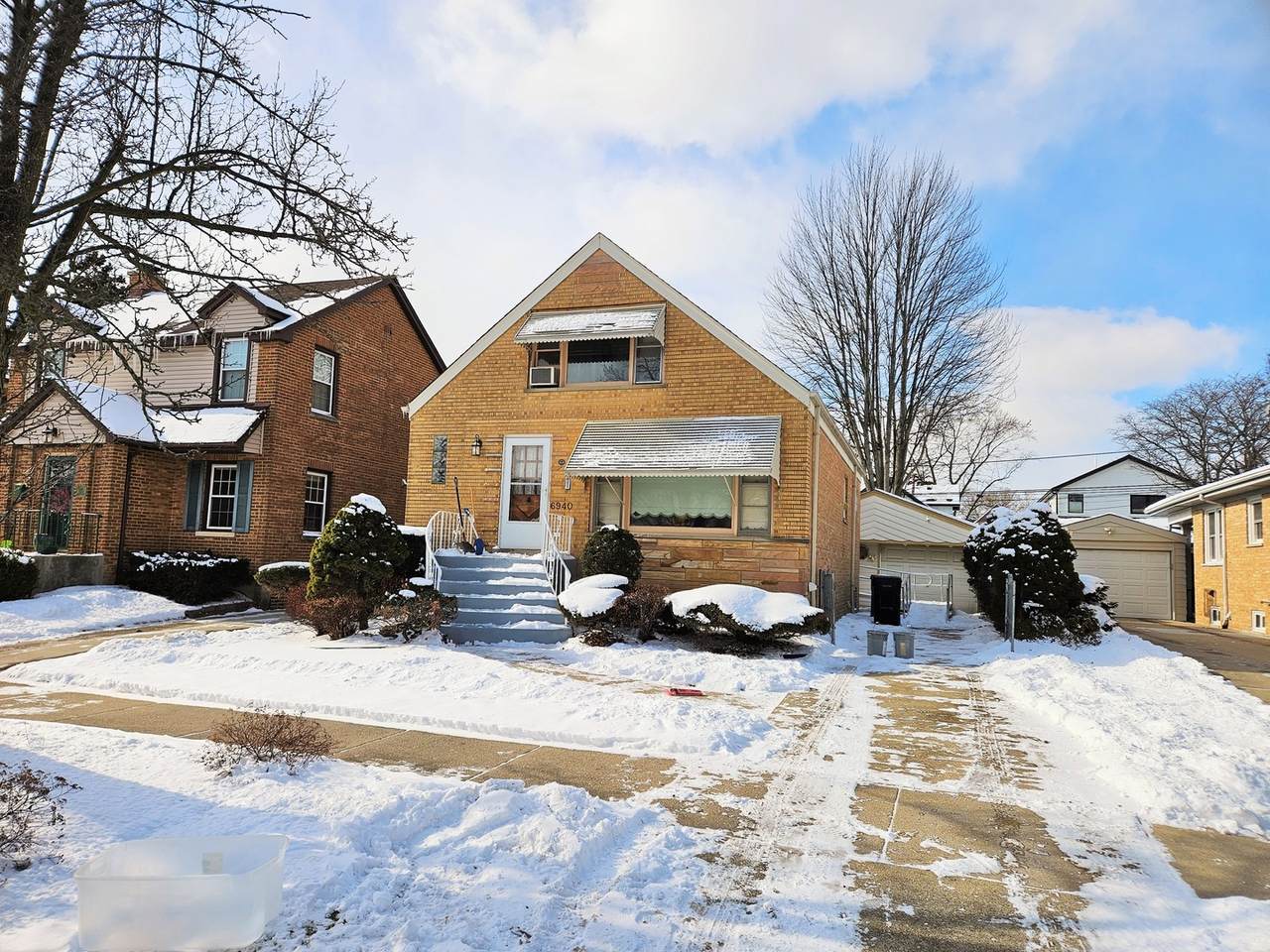 6940 Ottawa Avenue - Photo 1