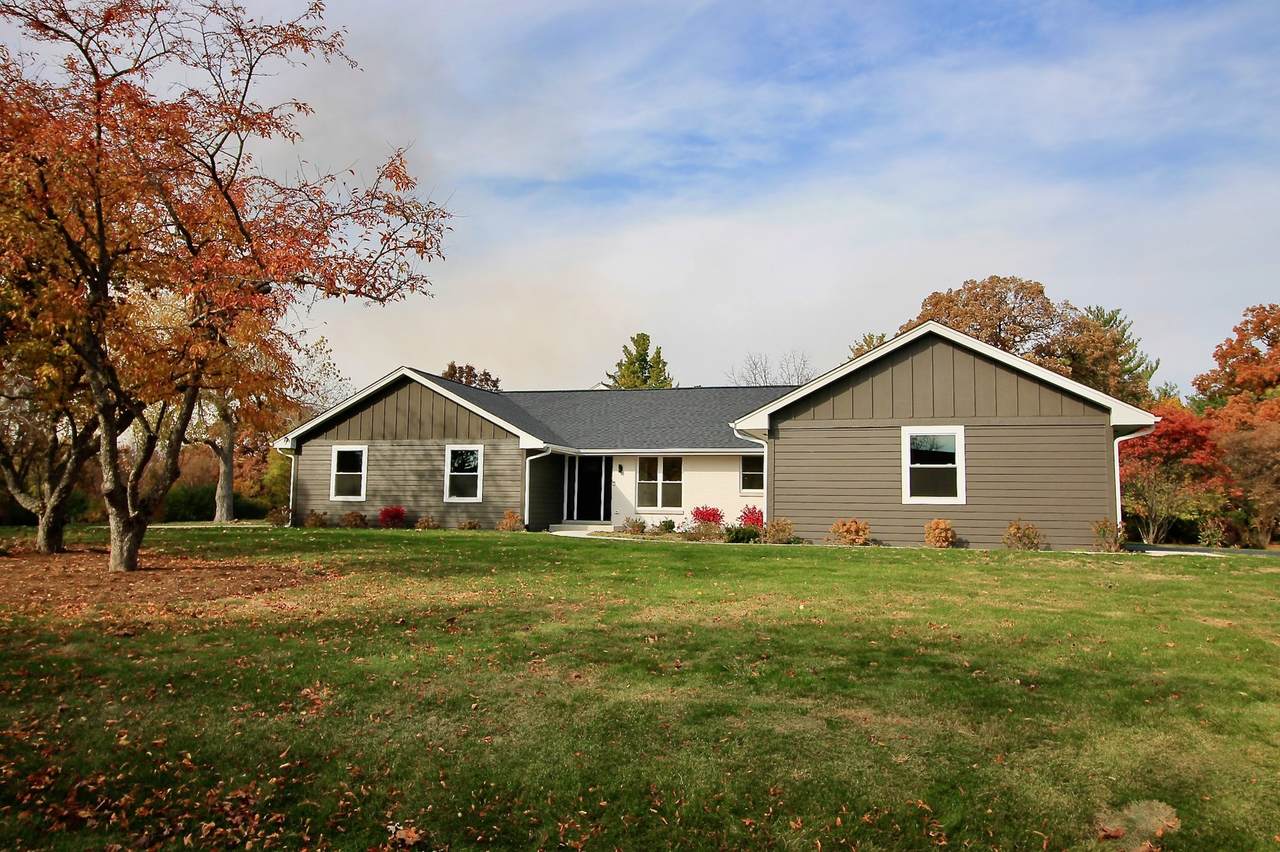 42W668 Steeplechase Drive - Photo 1