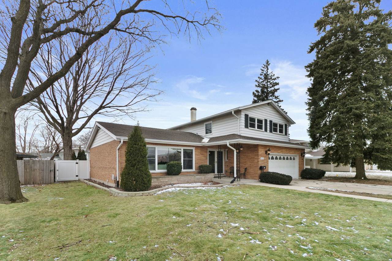 9212 Komensky Avenue - Photo 1