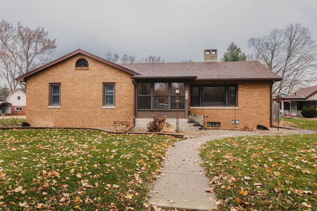 817 8th Street - Photo 1