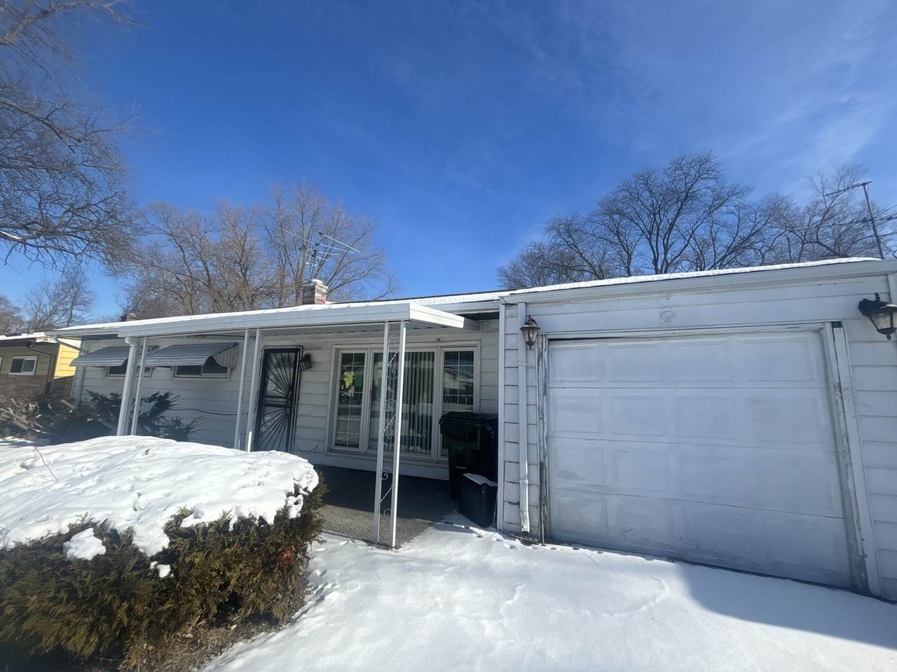 16431 Spaulding Avenue - Photo 1