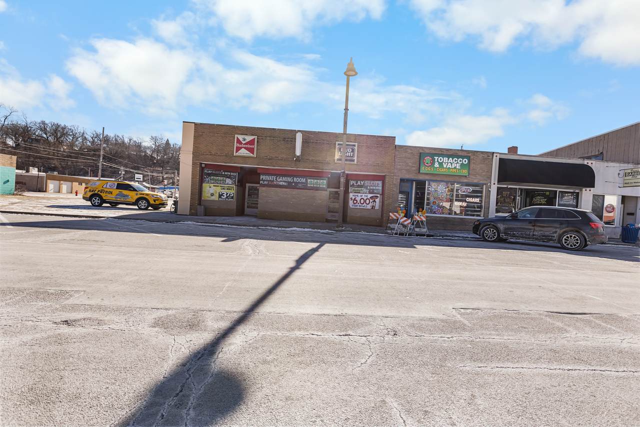 936 15th Avenue - Photo 1