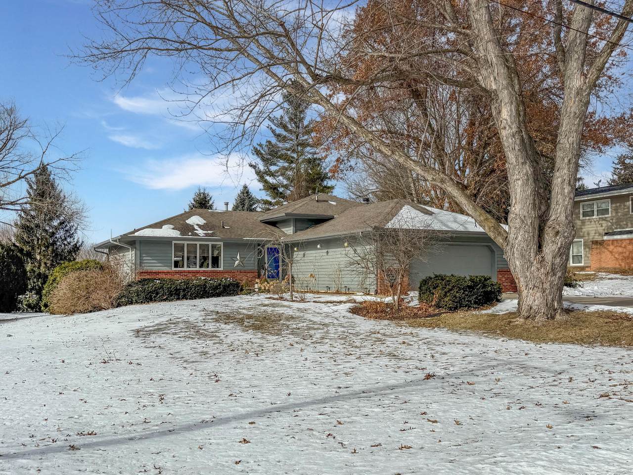 210 Park Crest Drive - Photo 1