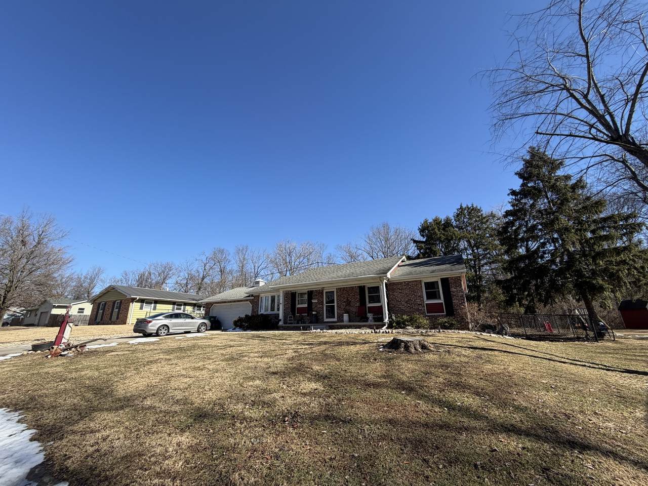 952 Linden Avenue - Photo 1