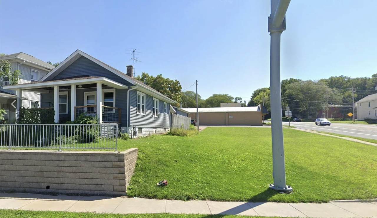 4529 11th Street - Photo 1