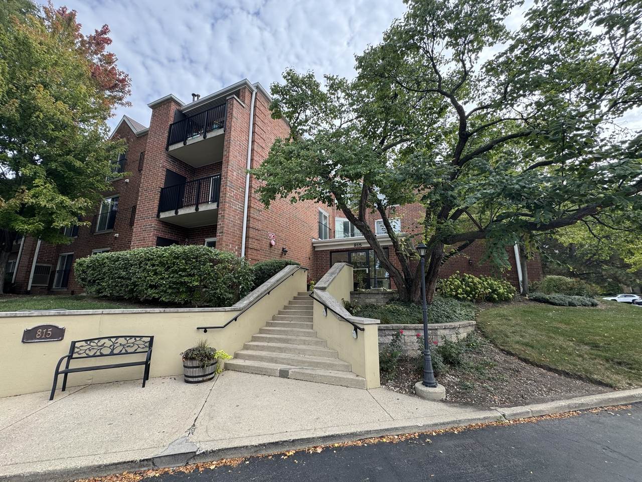 815 Leicester Road - Photo 1