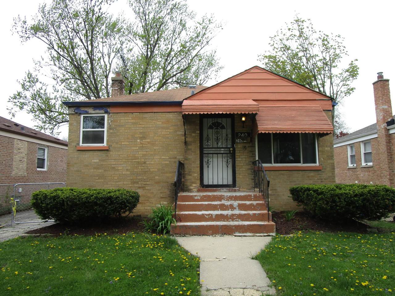 240 Linden Avenue - Photo 1