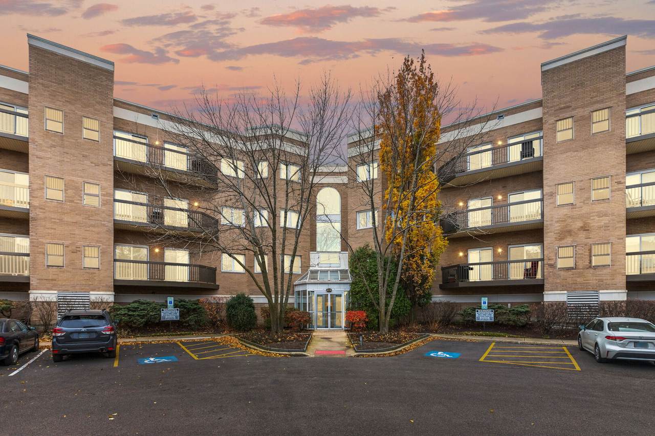 140 Manchester Drive - Photo 1