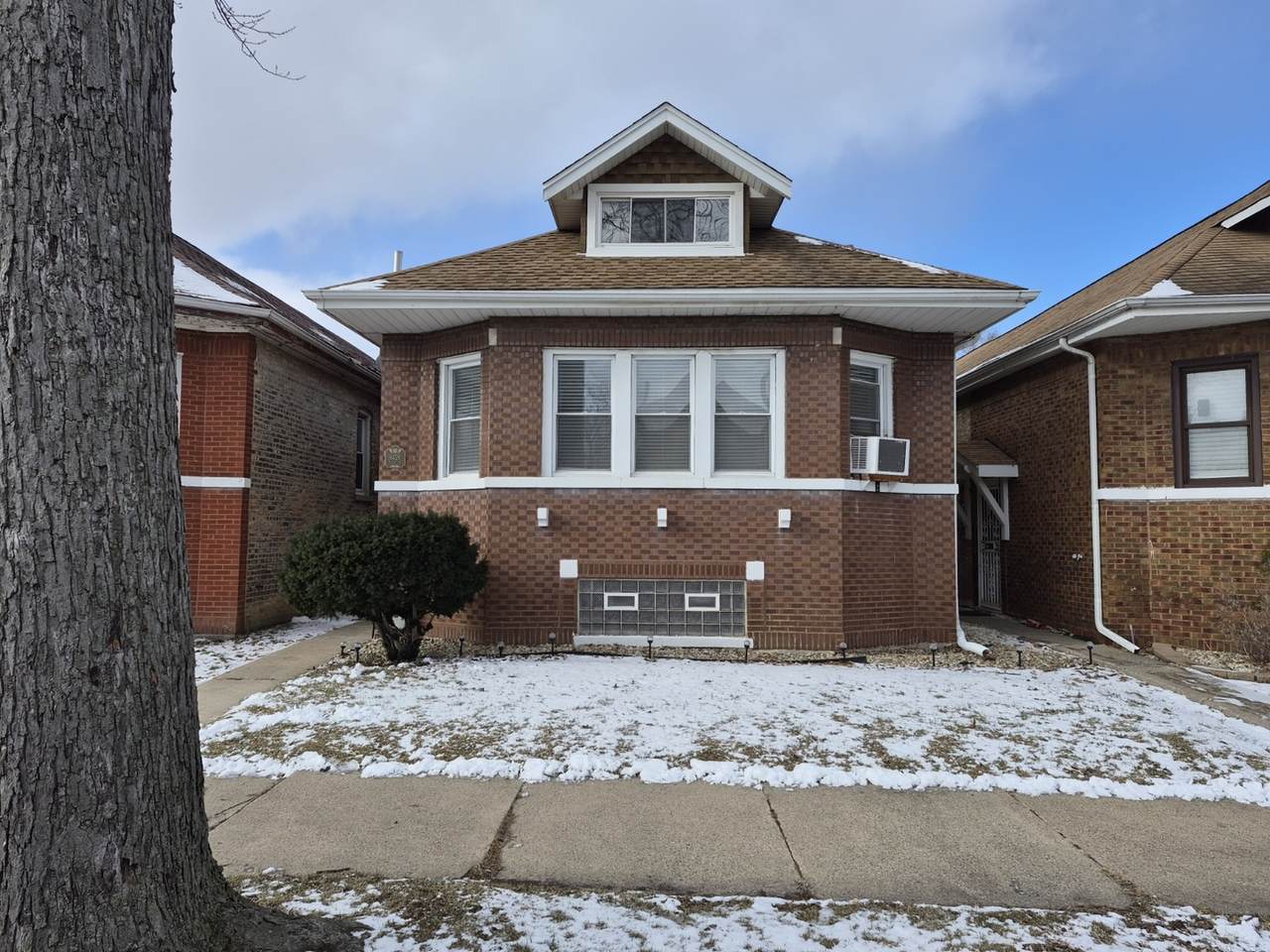 9426 Racine Avenue - Photo 1