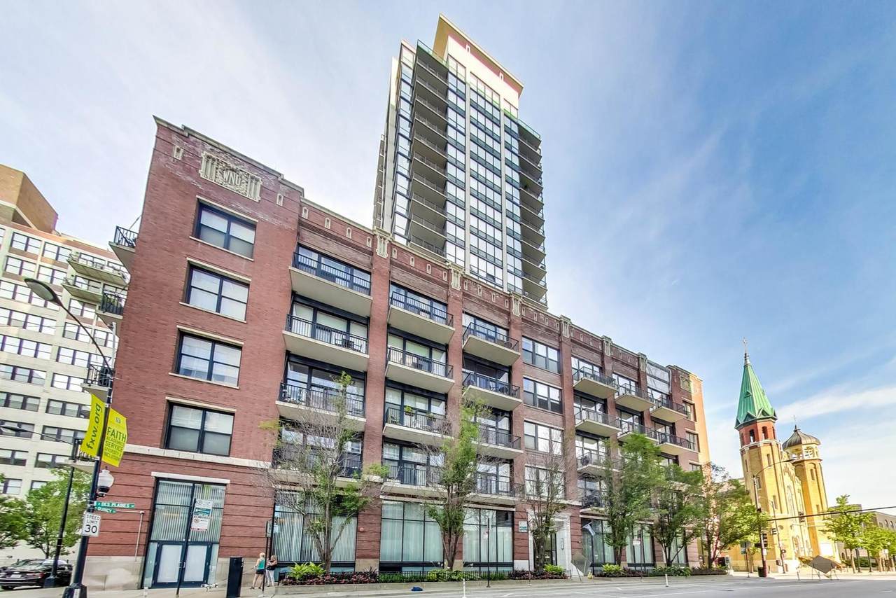 210 Desplaines Street - Photo 1