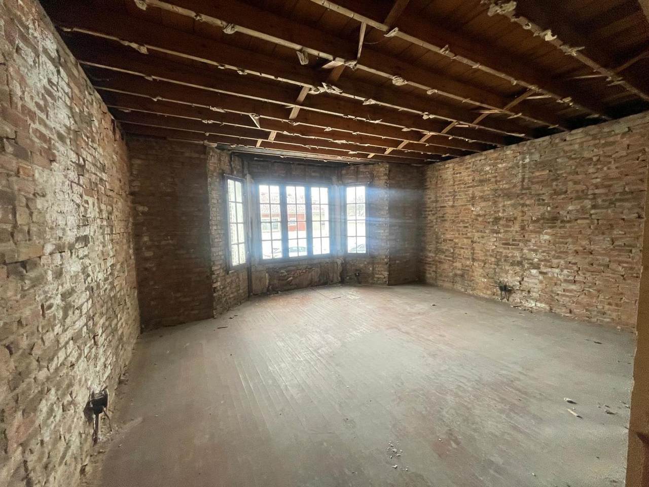 8325 Cregier Avenue - Photo 1