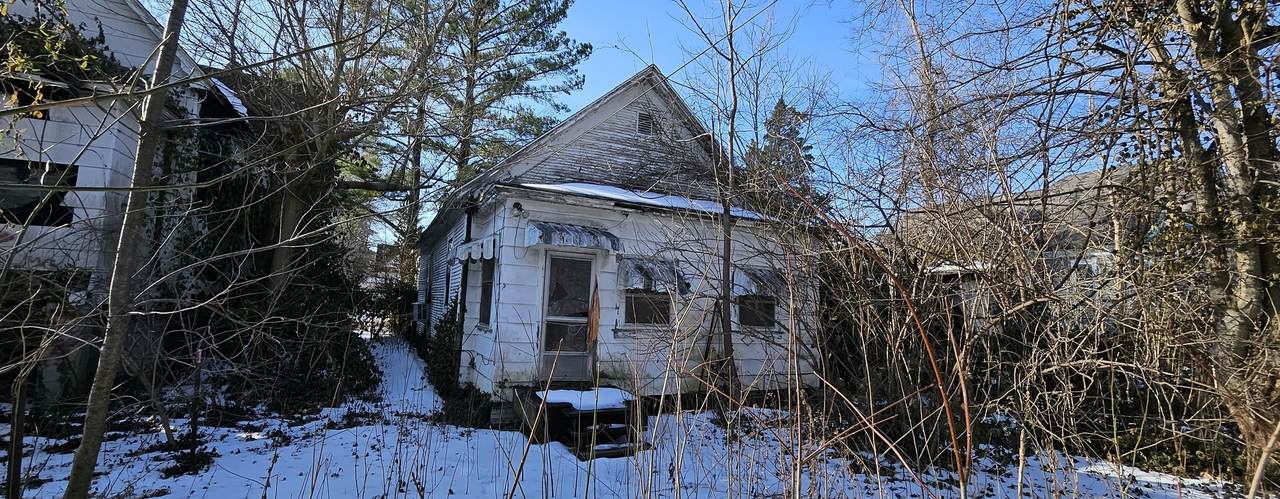 216 Delaware Street - Photo 1