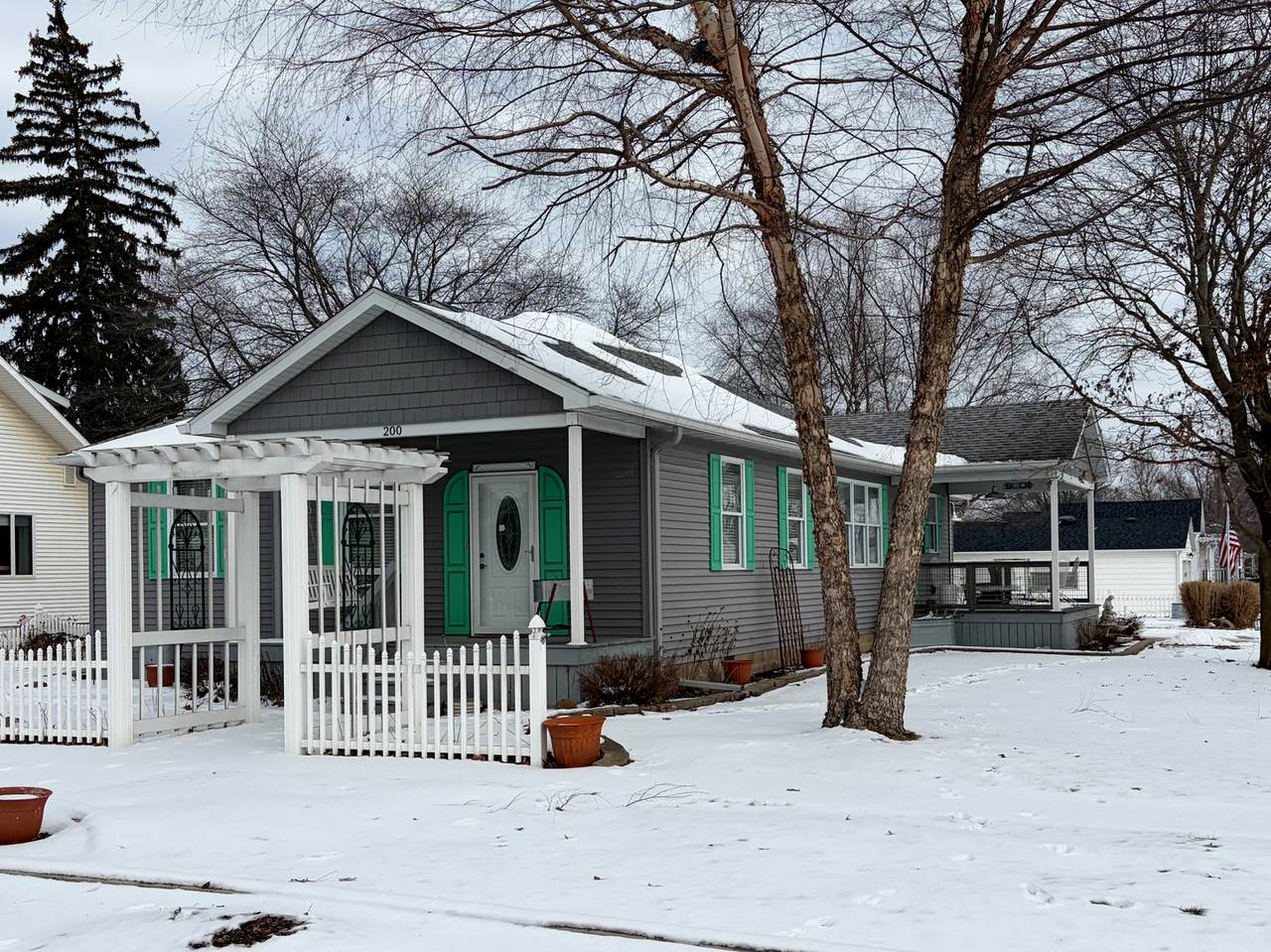 200 Henderson Street - Photo 1