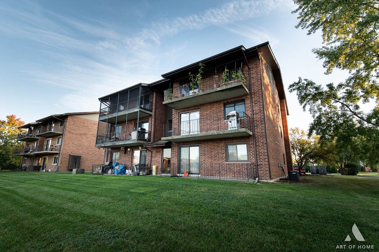 9910 Treetop Drive - Photo 1