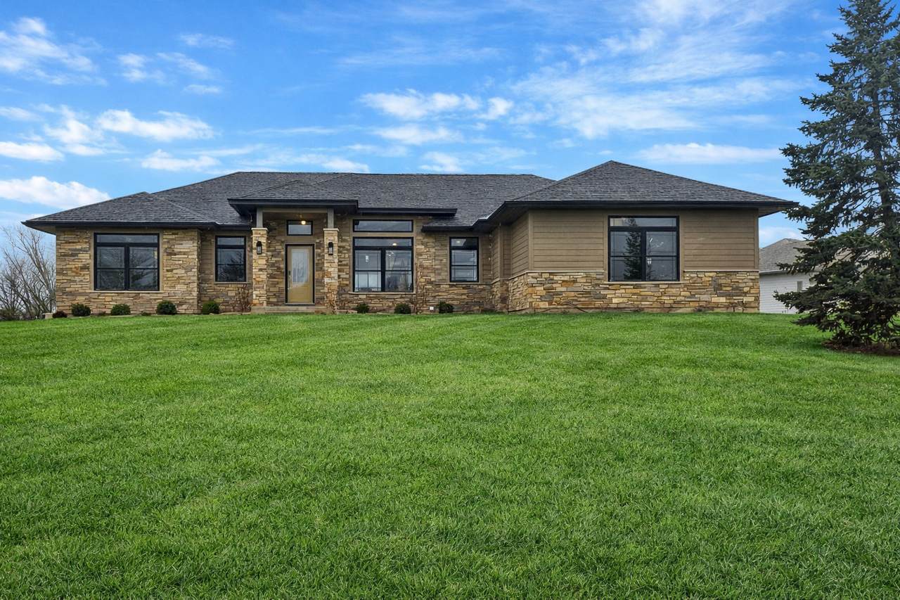 1979 Red Oak Lane - Photo 1