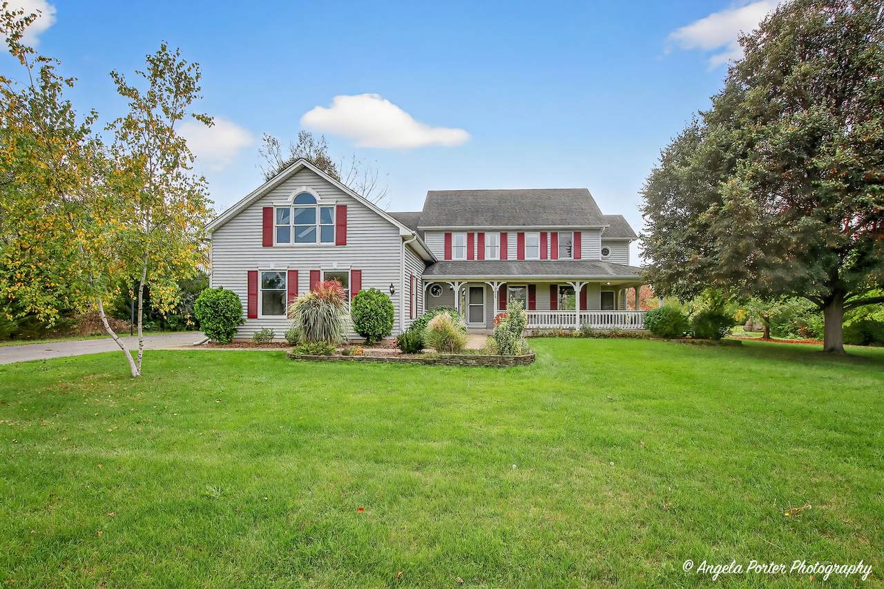 2215 Crystal Circle - Photo 1