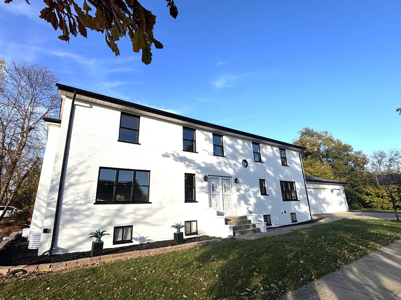 1101 Princeton Avenue - Photo 1