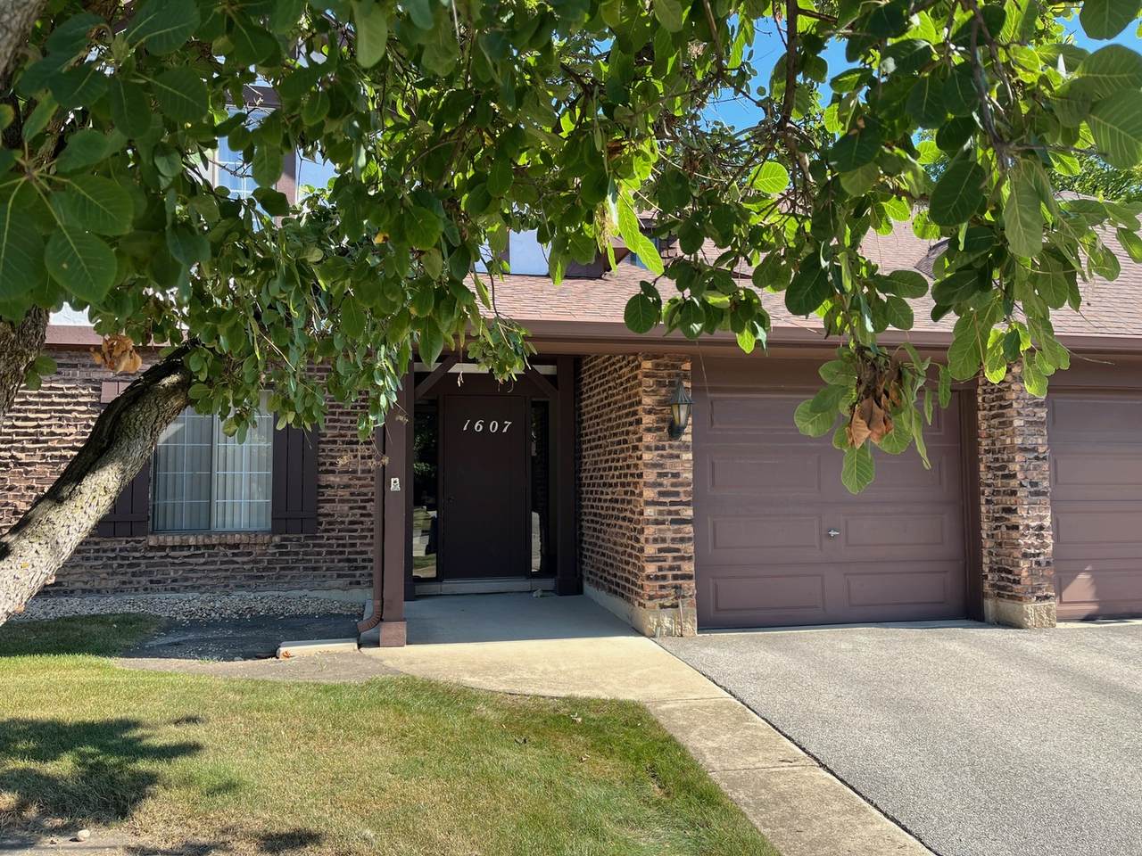 1607 Thames Court - Photo 1