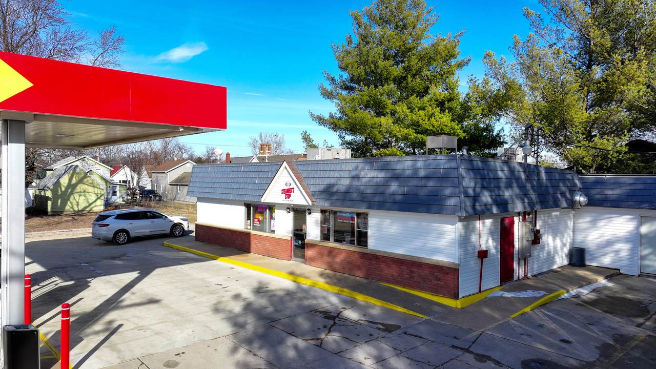 1615 4th Street - Photo 1