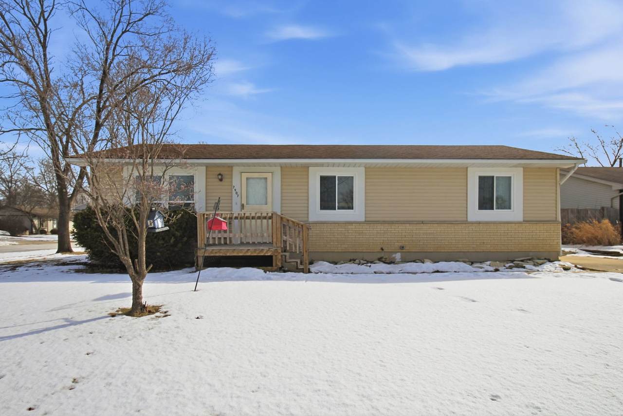 7907 Kingston Drive - Photo 1