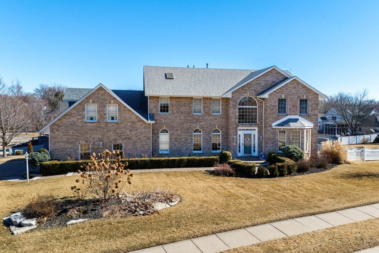 2101 Nicholas Court - Photo 1