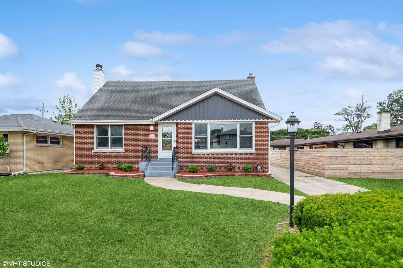 1001 Oakton Street - Photo 1