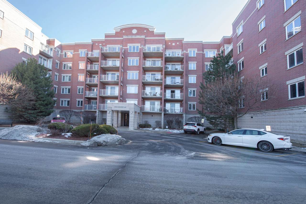 6560 Diversey Avenue - Photo 1