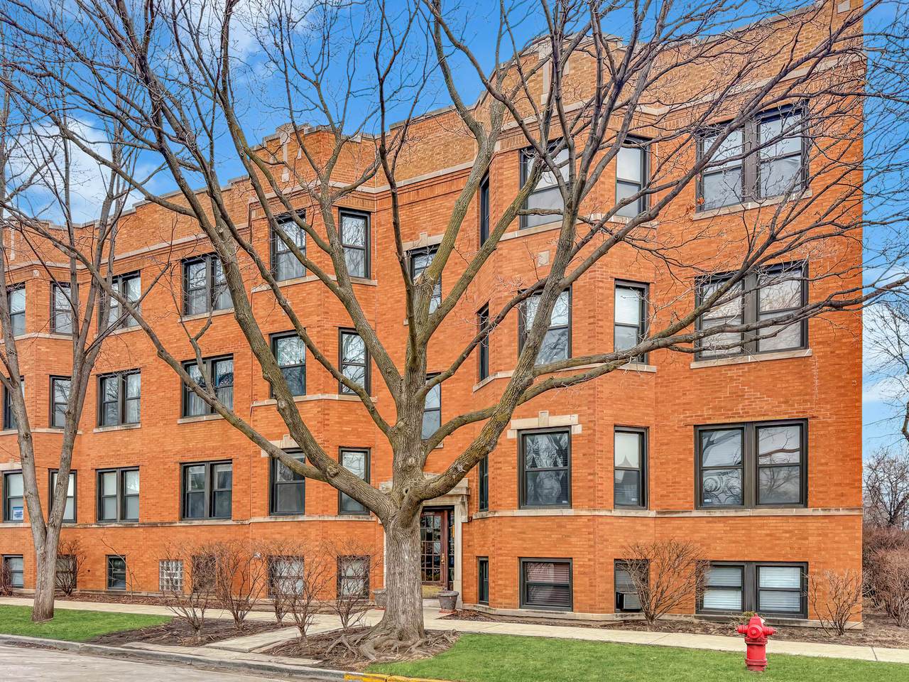 842 Wesley Avenue - Photo 1