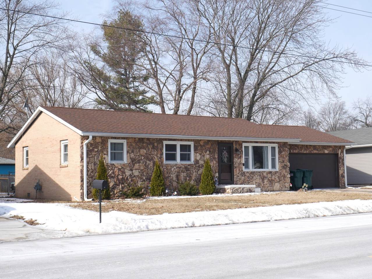 973 Cardinal Drive - Photo 1