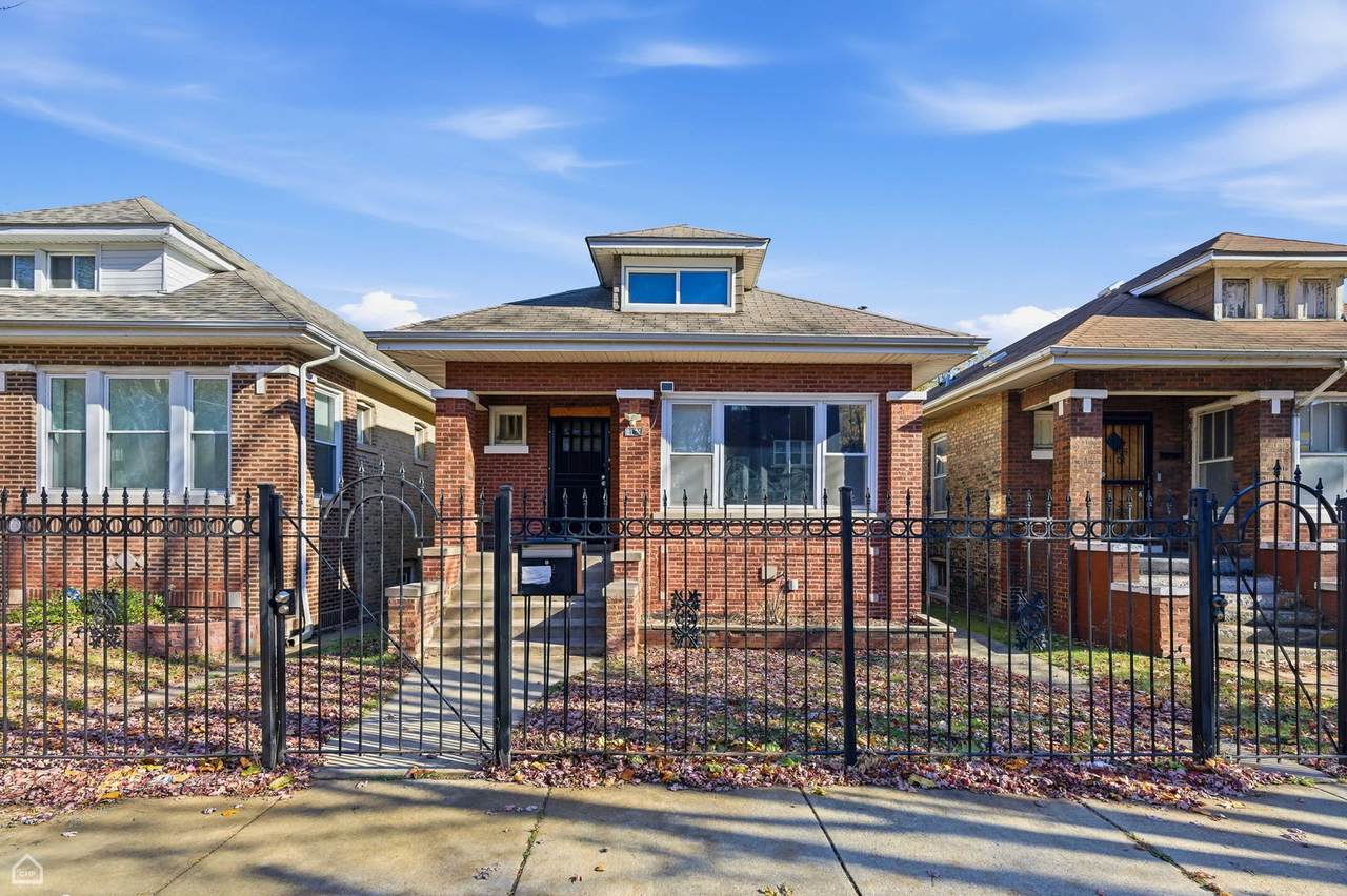 8111 Manistee Avenue - Photo 1