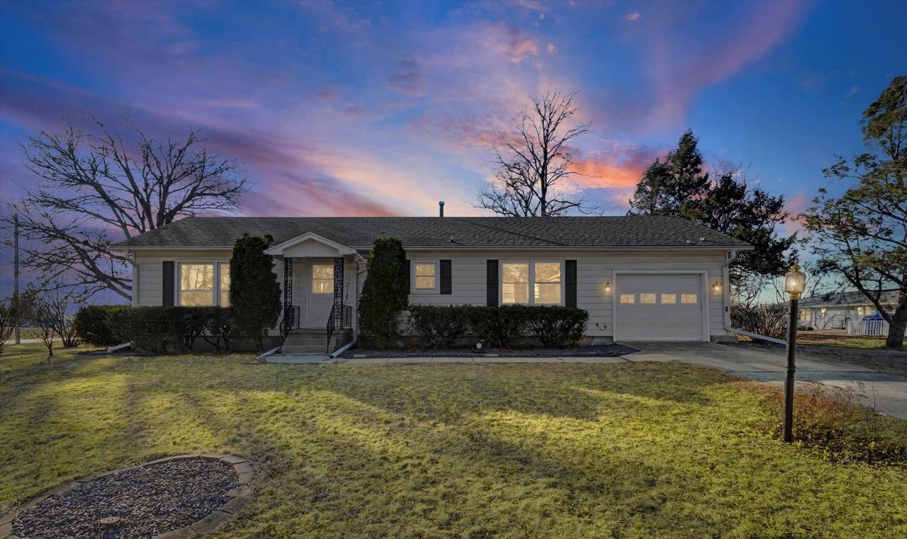 401 Oak Drive - Photo 1