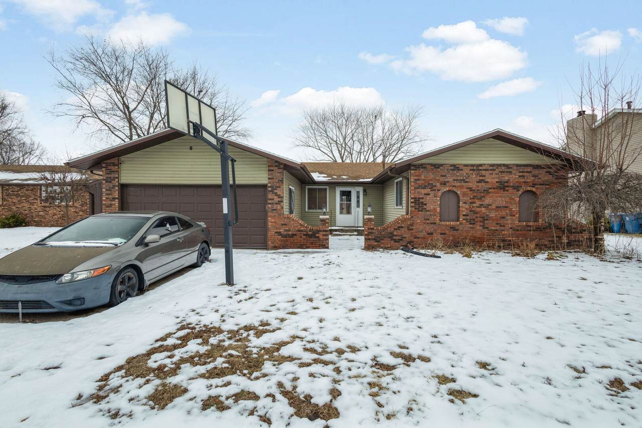 703 Heritage Drive - Photo 1