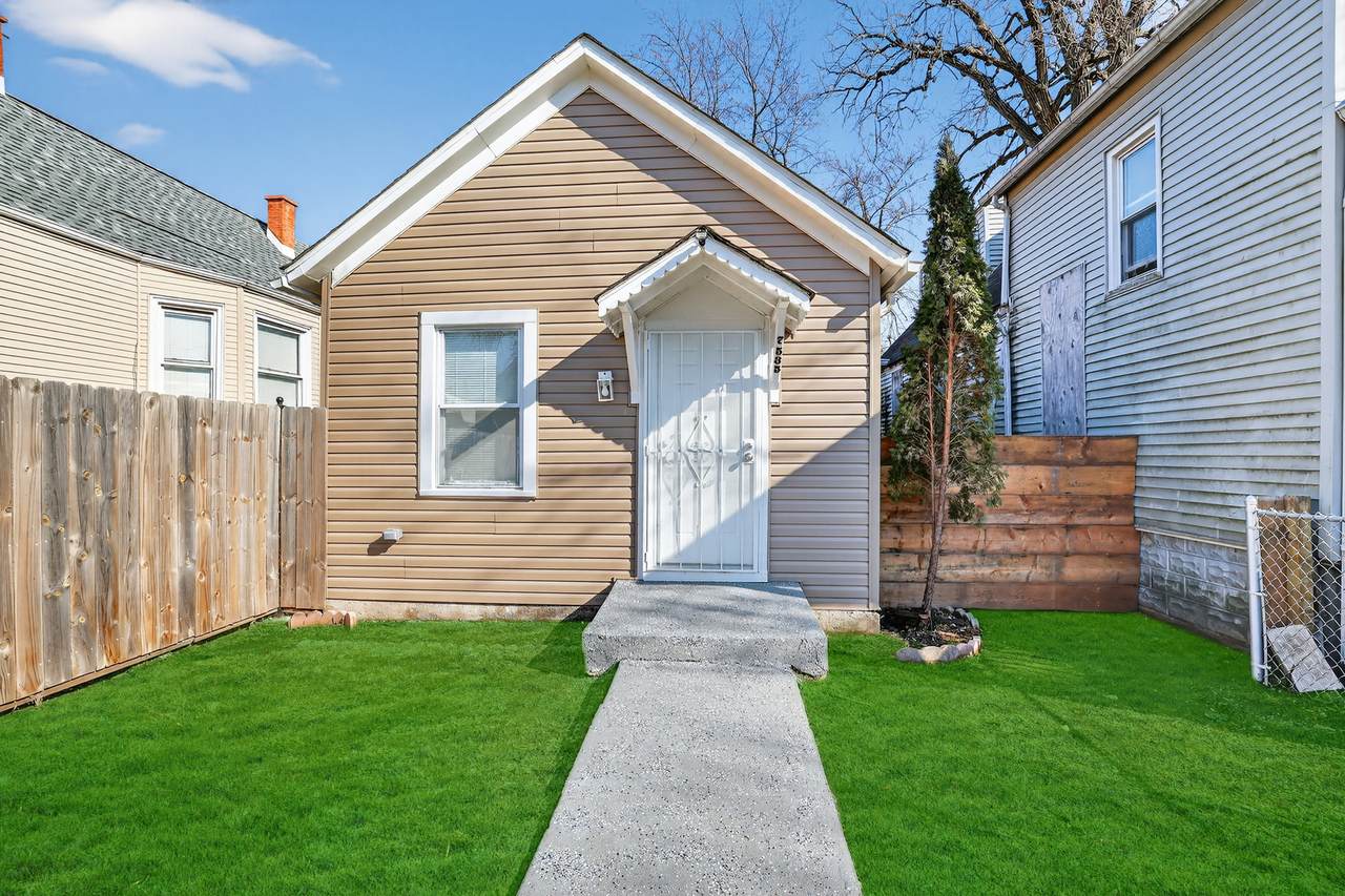 7535 St. Lawrence Avenue - Photo 1