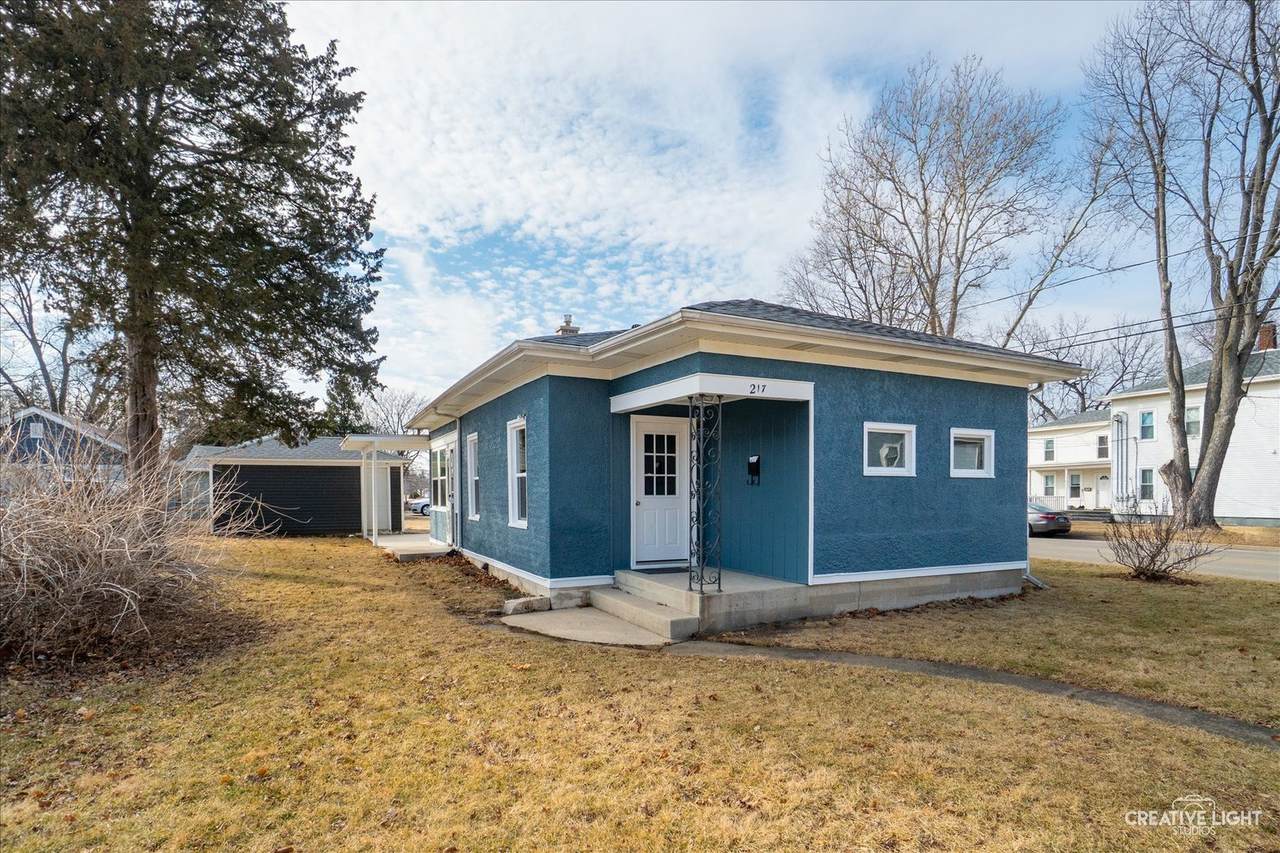 217 Hugh Street - Photo 1