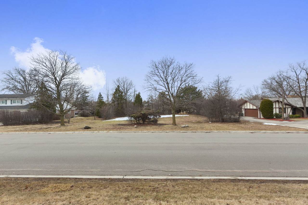 46 Kingston Drive - Photo 1
