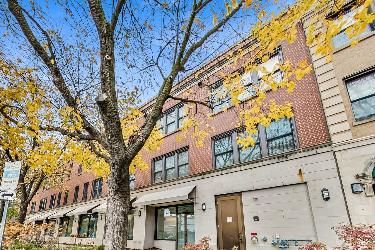 2611 Prairie Avenue - Photo 1
