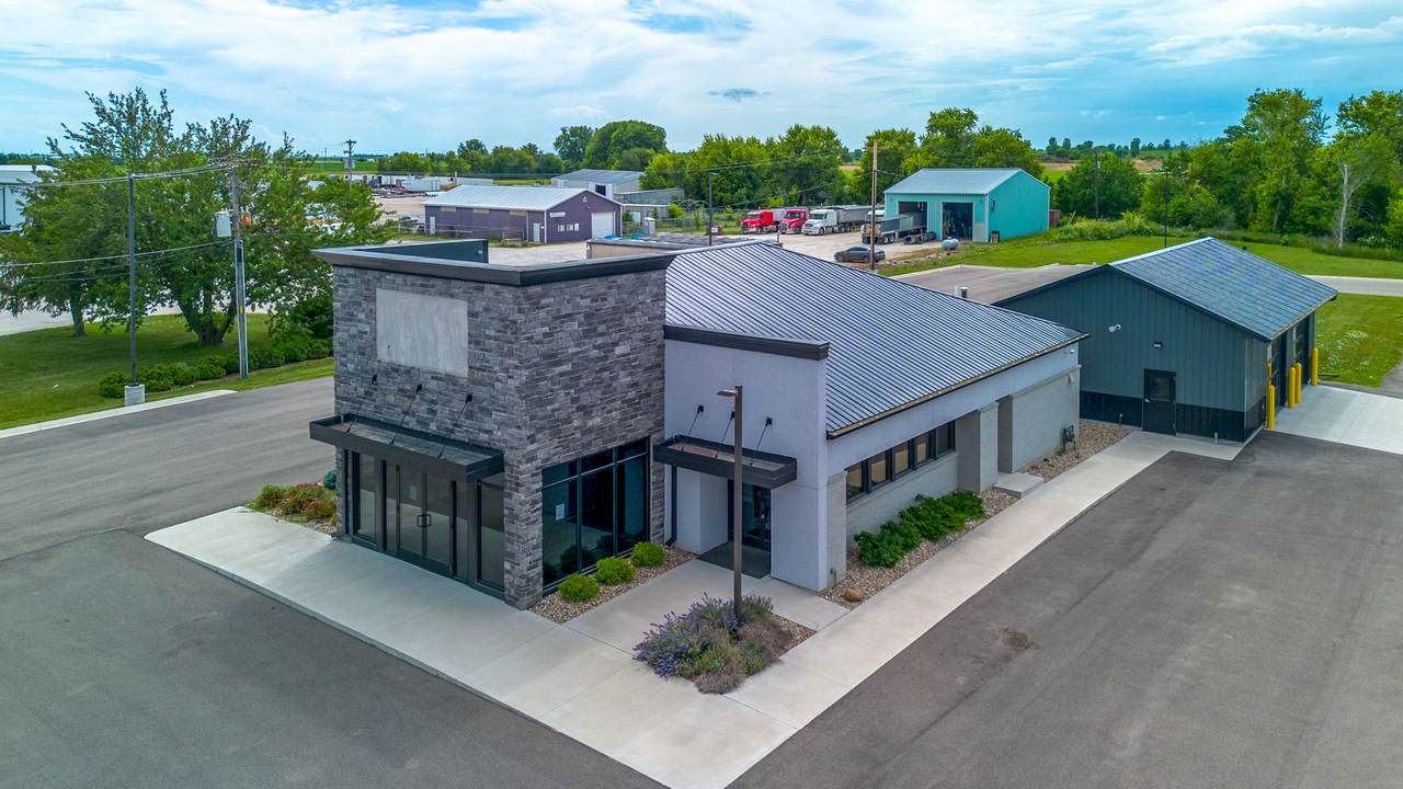 1010 7th Street - Photo 1